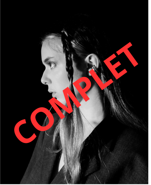 Photo en noir et blanc de l'artiste Blue Katrice